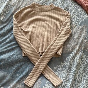 Muted Pink, low turtle neck, long sleeve, Garage, crop top. Size p / s